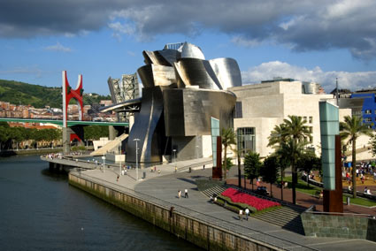 Il Museo Guggenheim e il fiume Nervión